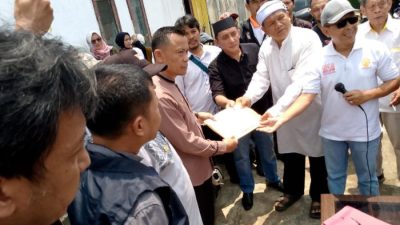 Masyarakat Babakanjaya Geruduk Kantor Desa, Tuntut Kades Mundur