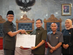 Wali Kota Sukabumi Tanggapi Pandangan Umum Fraksi DPRD Soal Raperda APBD 2026