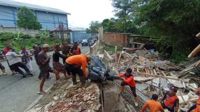 Diduga Akibat Getaran Keras, Rumah Mewah di Sukabumi Roboh Tanpa Peringatan