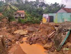 Empat Kecamatan Terdampak Longsor, Warga Sukabumi Dievakuasi