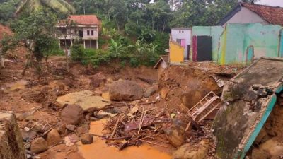 Empat Kecamatan Terdampak Longsor, Warga Sukabumi Dievakuasi