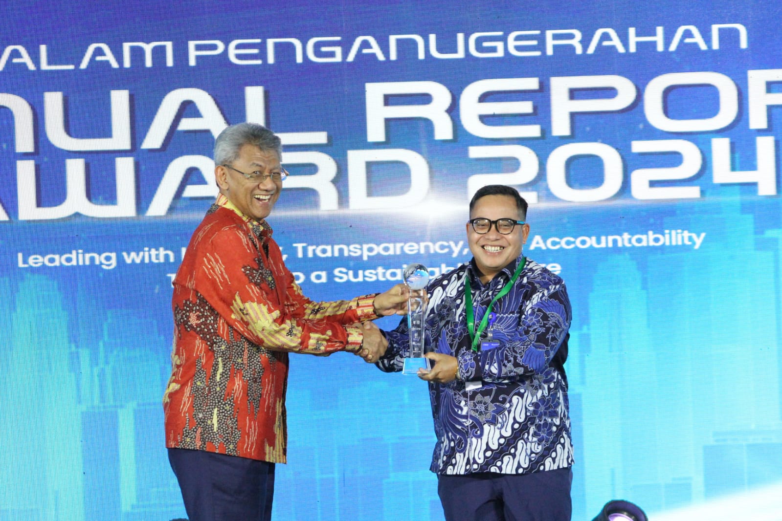 Jamkrindo Raih Juara ARA 2024 untuk Kategori BUMN Non-Publik Keuangan