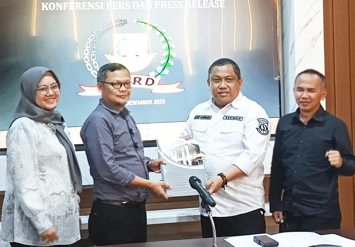 Tanpa Paripurna, Penyerahan Rekomendasi DPRD ke Wali Kota Sukabumi Jadi Sorotan
