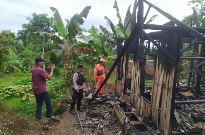 Rumah Dilalap Api di Pabuaran Sukabumi, Penyebab Masih Diselidiki