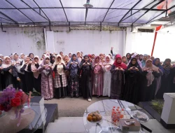Perkuat Pondasi Keluarga, PKK Kota Sukabumi Gelar Pengajian di Rumdin Wakil Wali Kota