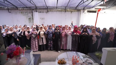 Perkuat Pondasi Keluarga, PKK Kota Sukabumi Gelar Pengajian di Rumdin Wakil Wali Kota