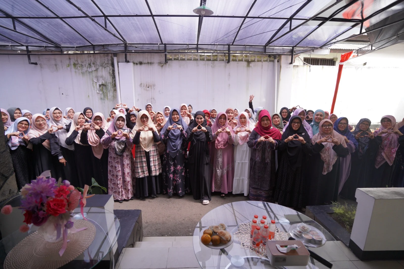 Perkuat Pondasi Keluarga, PKK Kota Sukabumi Gelar Pengajian di Rumdin Wakil Wali Kota