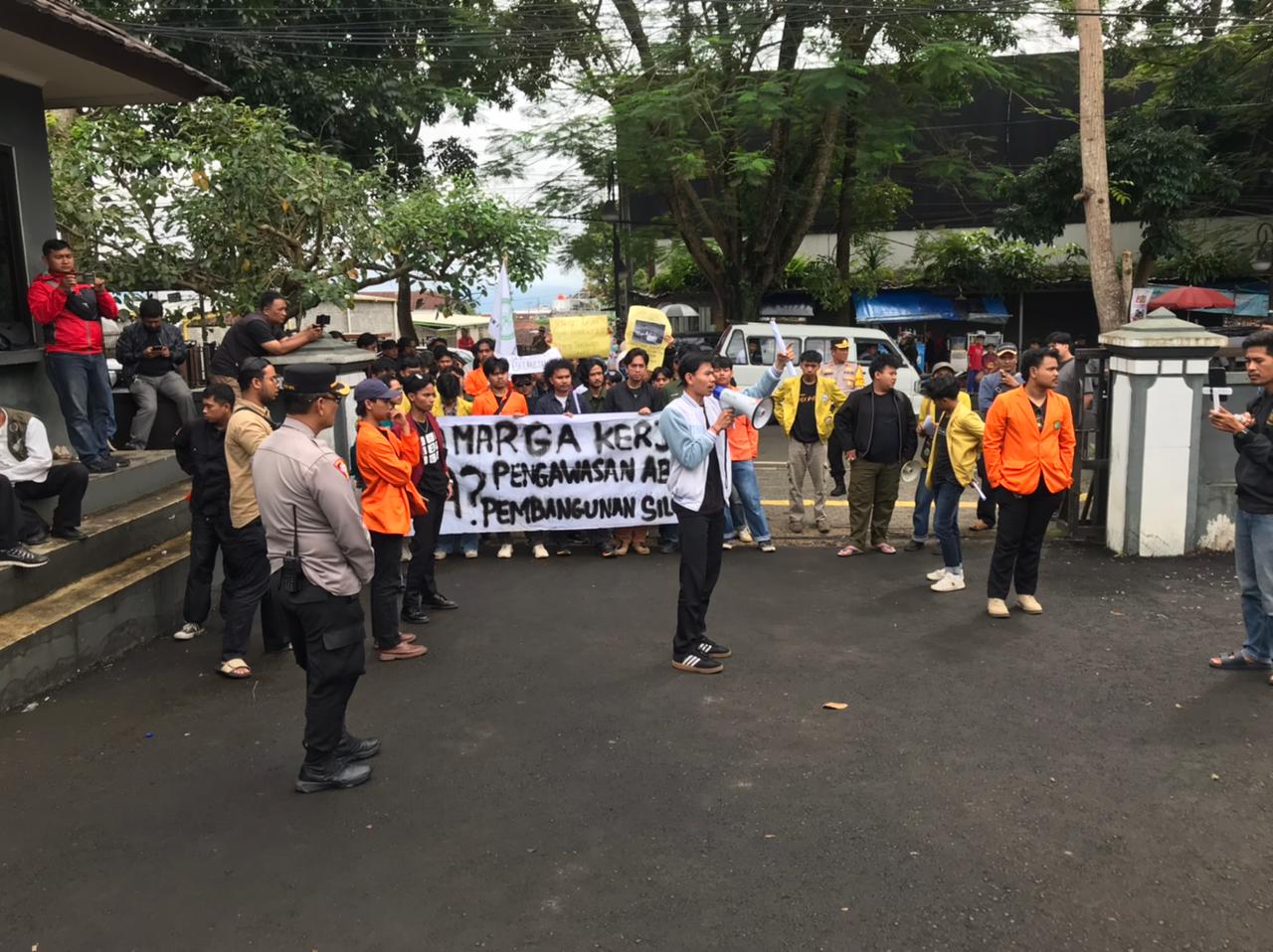 BMPTNU Sukabumi Raya Demo Bina Marga Jabar, Soroti Kualitas Jalan Provinsi