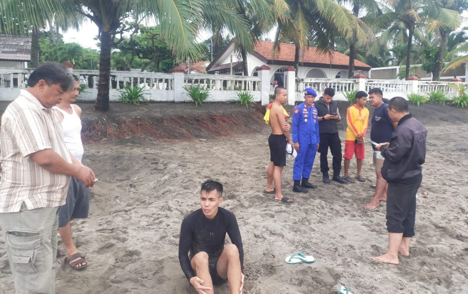 Dua Pelancong Asal Bogor Alami Kecelakaan Laut di Pantai Sunset