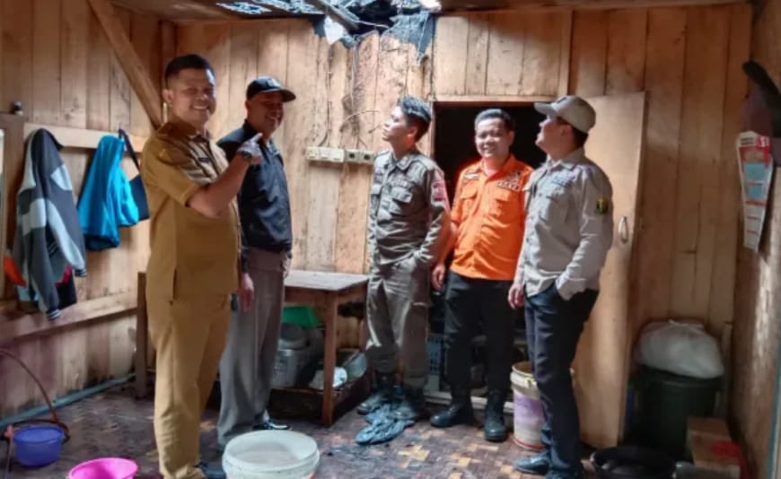 Ditinggal Pergi ke Ladang, Rumah Warga Sukabumi Ludes Terbakar