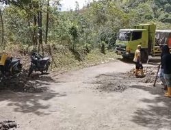 Lawan ODOL, Satpel Wilayah IV Sukabumi Perlebar dan Hotmix Jalan Surade Ujunggenteng