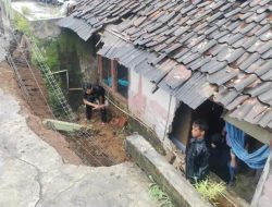 TPT Ambrol dan Atap Rumah Beterbangan, Dampak Hujan Deras Disertai Angin di Cibadak