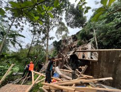 Dihantam Longsor Susulan, Pelaku UMKM Sriwedari Kehilangan Tempat Usaha