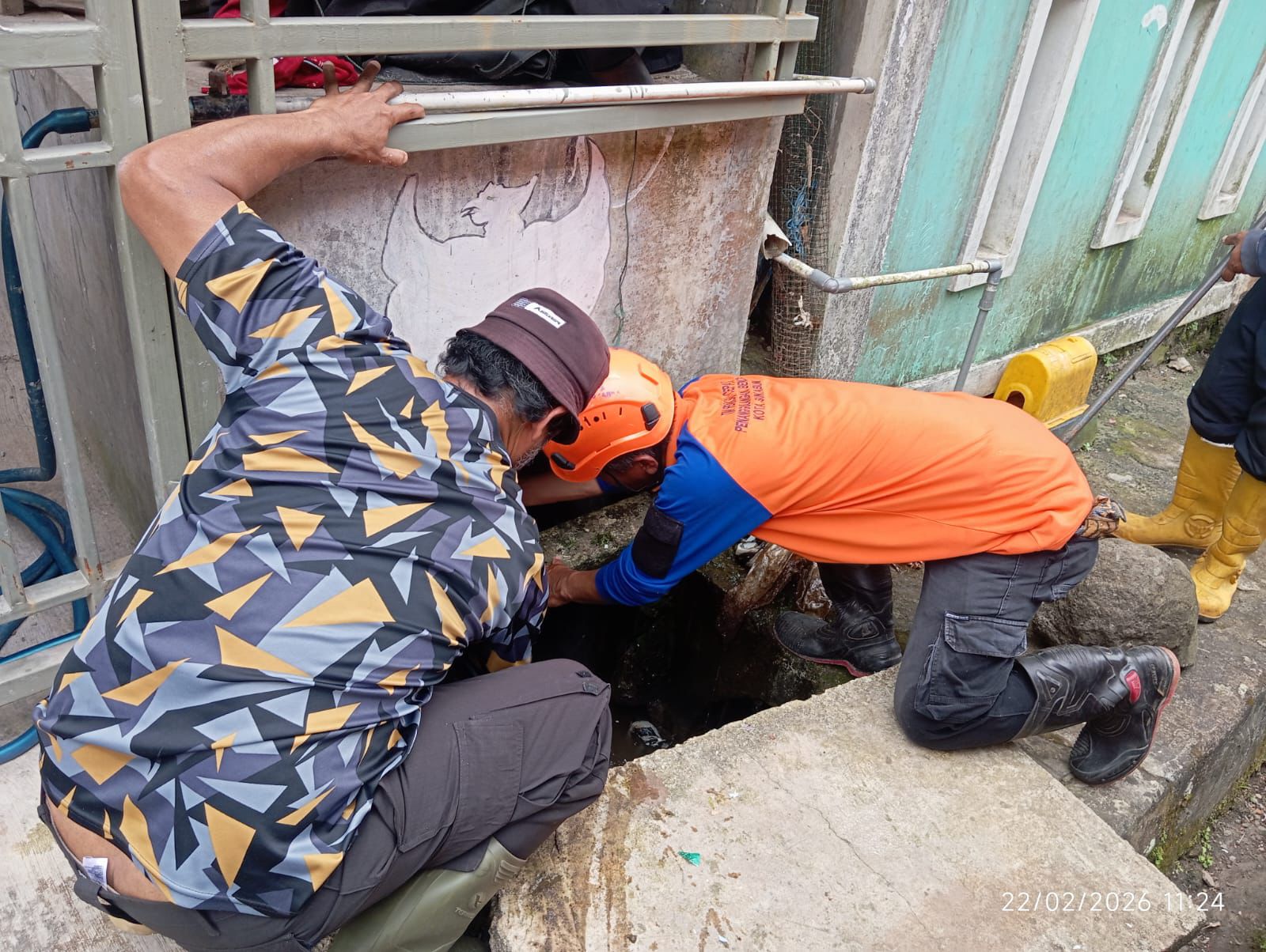 Drainase Jalan Cemerlang Meluap Akibat Sampah, BPBD Sukabumi Turun Tangan