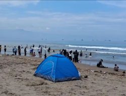 Ribuan Wisatawan Padati Pantai Palabuhanratu di Akhir Pekan H+7 Lebaran