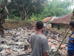 Diduga Arus Pendek Listrik, Rumah Pasutri di Bojong Lingkung Sukabumi Hangus Tak Tersisa