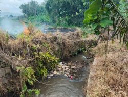 Tembok Ambrol Sumbat Aliran Sawah, Petani Dayeuhluhur Terancam Gagal Panen