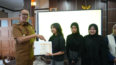 Usung Tema Harmoni, Tim Mayang Wijayanti Menangi Desain Logo HUT Kota Sukabumi