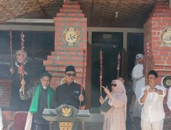 Ponpes Dzikir Al-fath Budayakan Sate Terpanjang dan Merias Domba di Hari Raya Idul Adha