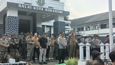 Massa Aksi Desak DPRD Kota Sukabumi Gelar hak Angket dan Pemakzulan Walikota