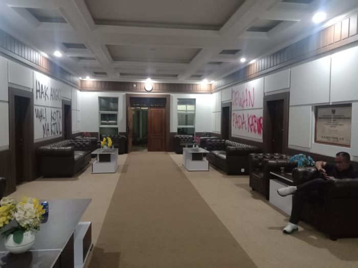 Aksi Vandalisme di Gedung DPRD Usai Aksi 2.6.26, Sekwan: Bagian Dinamika Demokrasi