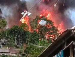 Kobaran Api Meluluhlantakan Rumah Adat Cipta Gelar
