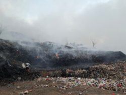 Kebakaran TPA Cikundul Sukabumi Terus Meluas, Gubuk Pengepul Barang Bekas Ikut Dilalap Api