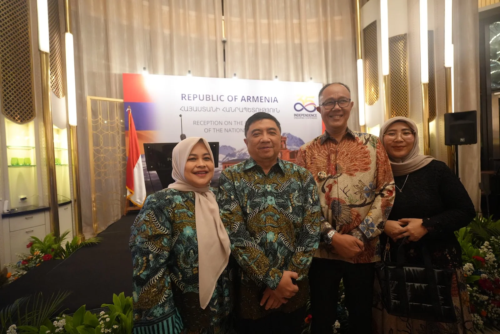 Hadiri Resepsi Kemerdekaan Armenia, Wali Kota Sukabumi Jajaki Peluang Kerja Sama InternasionalHadiri Resepsi Kemerdekaan Armenia, Wali Kota Sukabumi Jajaki Peluang Kerja Sama Internasional