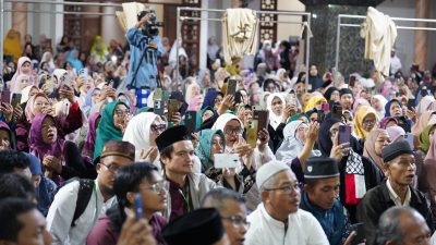 Ustaz Maulana Ajak Warga Perkuat Iman dan Akhlak serta Bijak Bermedia Sosial